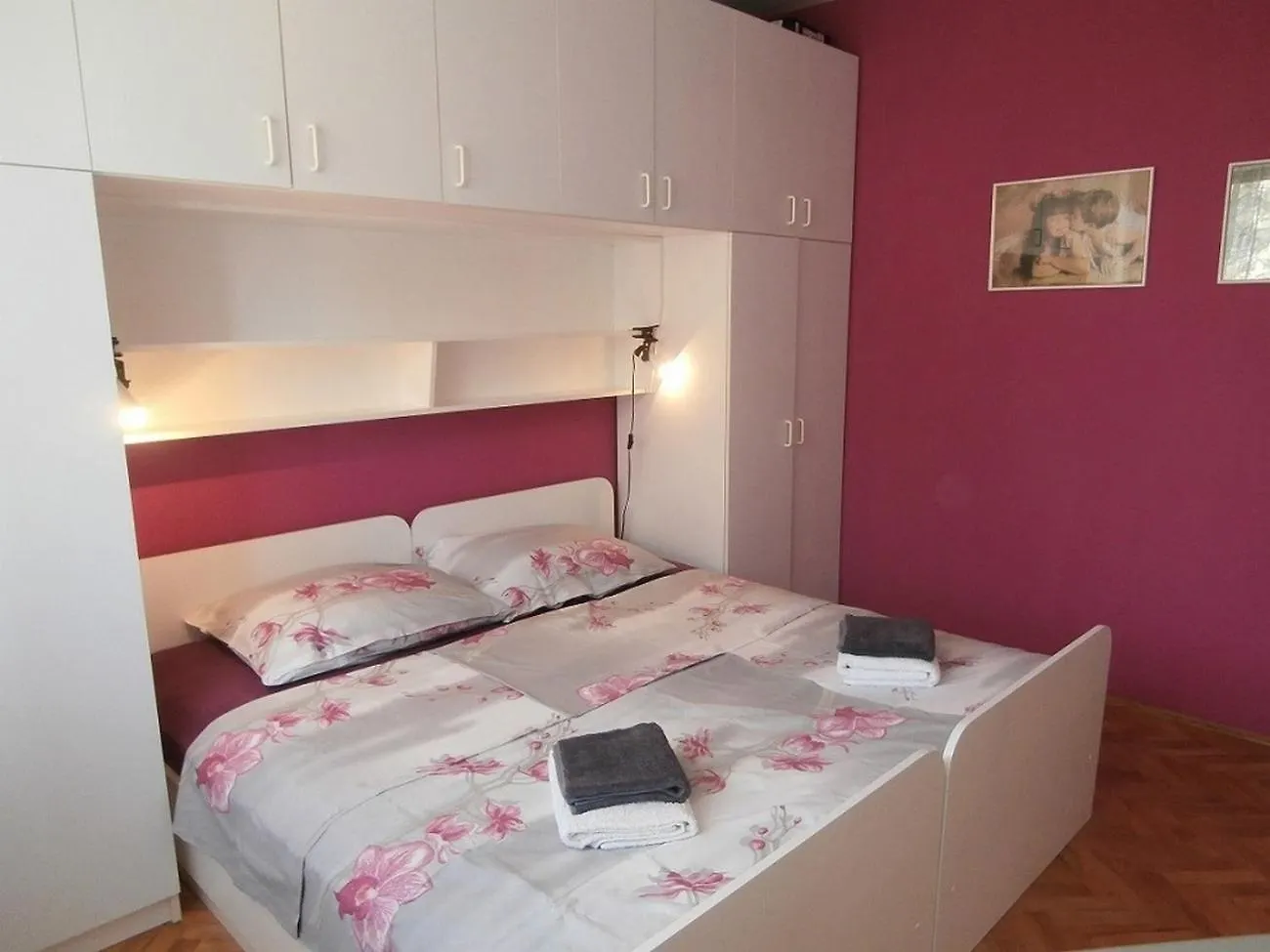 Apartments With A Parking Space Novi Vinodolski - 2421 Kroatië